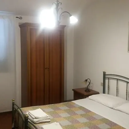 Pinzale Alloggio per agriturismo Latignano